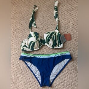 Shade & shore top Green and Blue Bikini Set